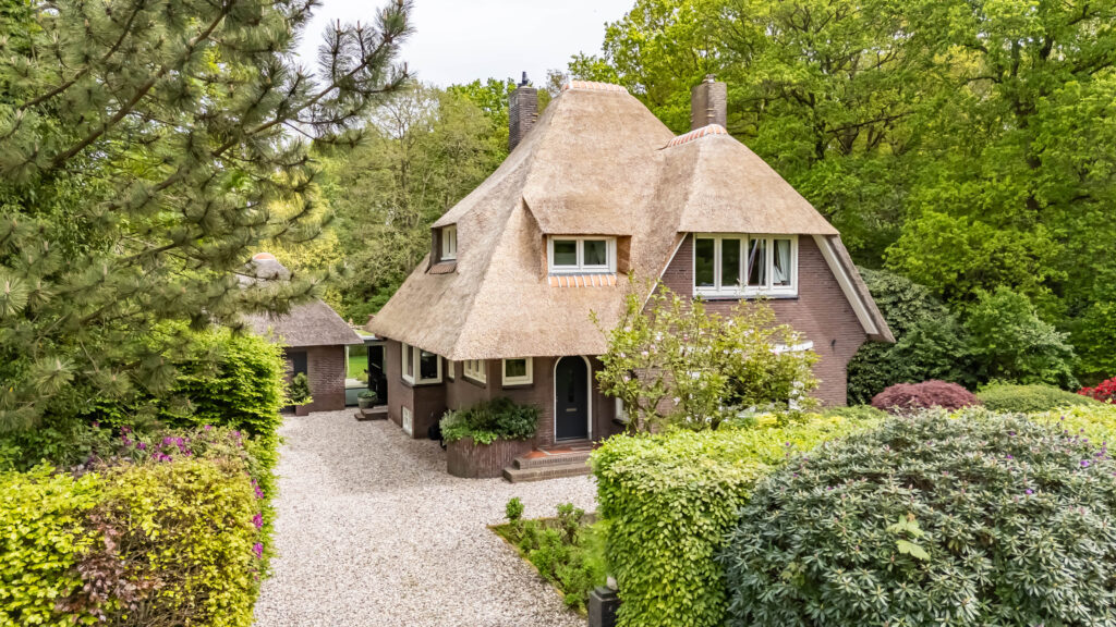 Villa aan vaarwater